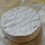 チーズを半分の150グラムにします